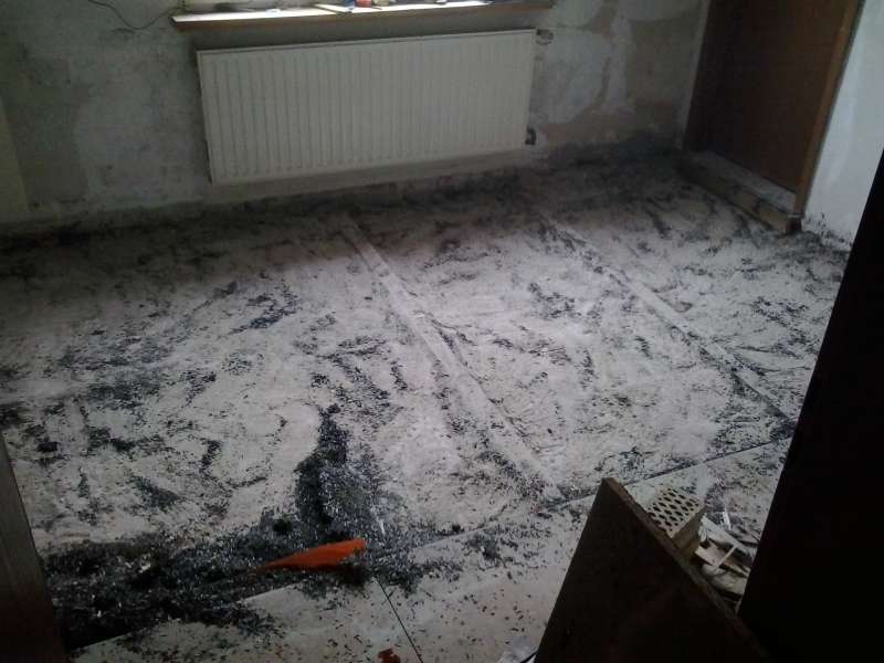 BAU.DE / BAU-Forum: 1. Bild zu Frage "Deckenkonstruktion Kellerdecke?" im BAU-Forum "Estrich und Bodenbel&auml;ge"