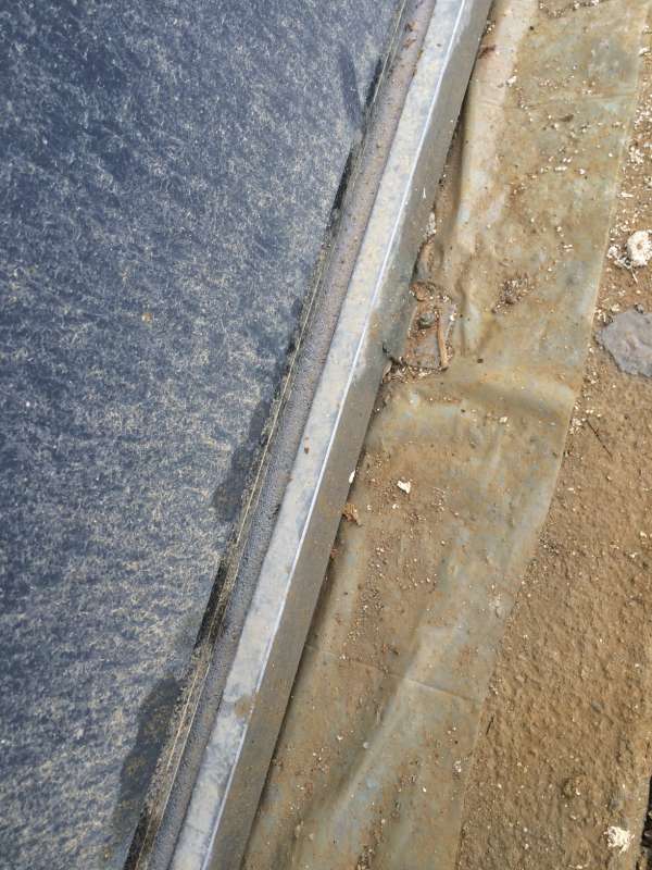 BAU.DE / BAU-Forum: 2. Bild zu Frage "Garagentore und Estrichabschluss" im BAU-Forum "Estrich und Bodenbel&auml;ge"