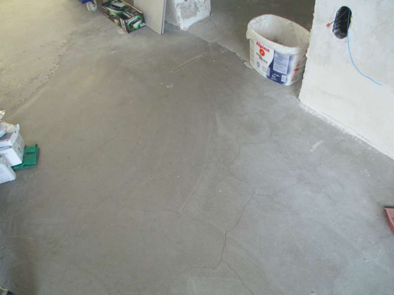 BAU.DE / BAU-Forum: 2. Bild zu Frage "Estrich-Erneuerung im EG, aber Decke zum OG ist Holzbalkendecke &nbsp;-&nbsp; Luftfeuchtigkeit?" im BAU-Forum "Estrich und Bodenbel&auml;ge"