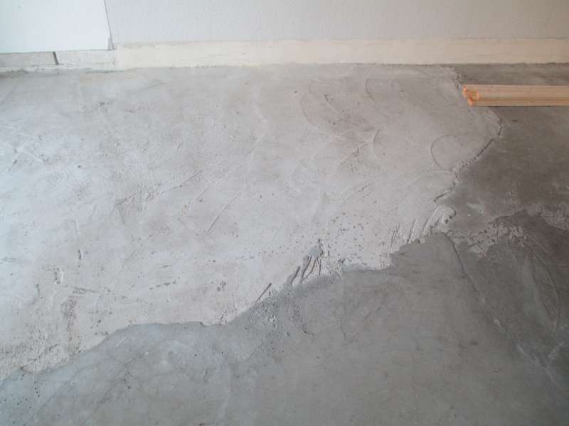 BAU.DE / BAU-Forum: 3. Bild zu Frage "Estrich-Erneuerung im EG, aber Decke zum OG ist Holzbalkendecke &nbsp;-&nbsp; Luftfeuchtigkeit?" im BAU-Forum "Estrich und Bodenbel&auml;ge"