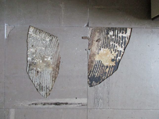 BAU.DE / BAU-Forum: 1. Bild zu Frage "Handelt es sich hier um asbesthaltigen Floor-Flex Fu&szlig;bodenbelag?" im BAU-Forum "Estrich und Bodenbel&auml;ge"