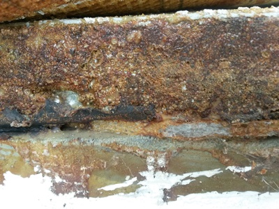 BAU.DE / BAU-Forum: 2. Bild zu Frage "Alter gelber Teppichkleber schwarz verf&auml;rbt?" im BAU-Forum "Estrich und Bodenbel&auml;ge"