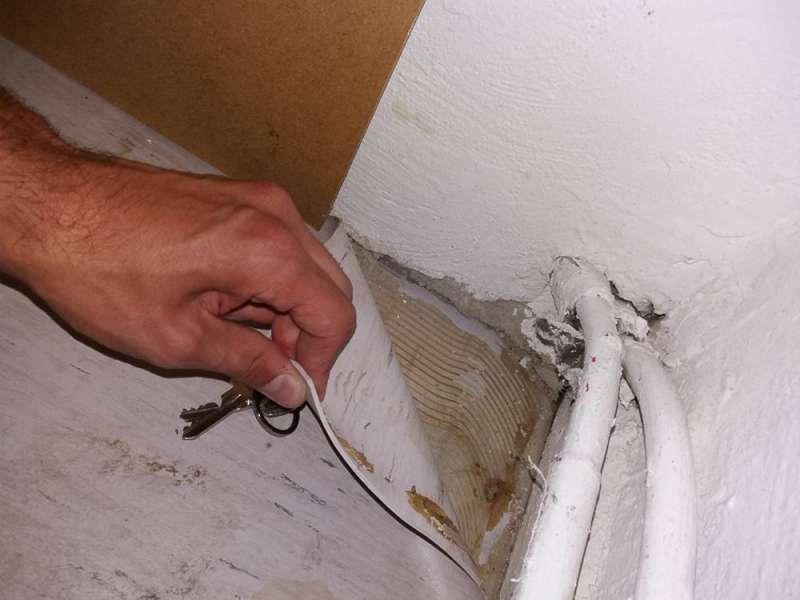 BAU.DE / BAU-Forum: 5. Bild zu Frage "Boden Holze alte R&uuml;ckst&auml;nde mgl. Asbest?" im BAU-Forum "Estrich und Bodenbel&auml;ge"