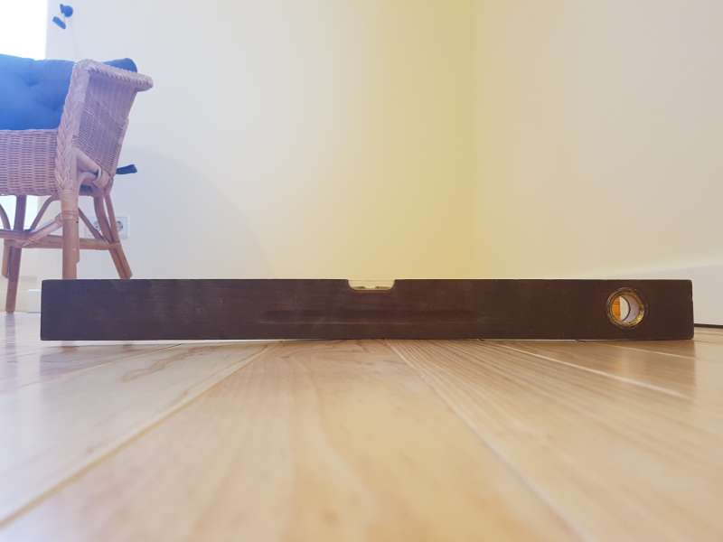 BAU.DE / BAU-Forum: 2. Bild zu Frage "Sanierung Dielenboden: M&auml;ngel reklamieren?" im BAU-Forum "Estrich und Bodenbel&auml;ge"