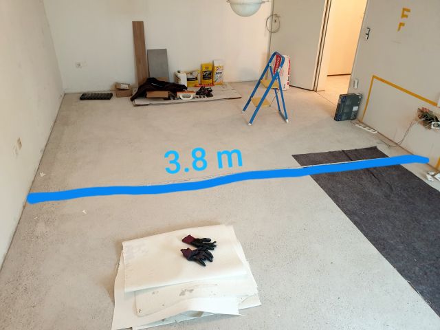 BAU.DE / BAU-Forum: 1. Bild zu Frage "Altbau Lautsprecherkabel in Estrich legen - Nut fräsen" im BAU-Forum "Estrich und Bodenbeläge" BAU.DE / BAU-Forum: 1. Bild zu Frage "Altbau Lautsprecherkabel in Estrich legen - Nut fräsen" im BAU-Forum "Estrich und Bodenbeläge"