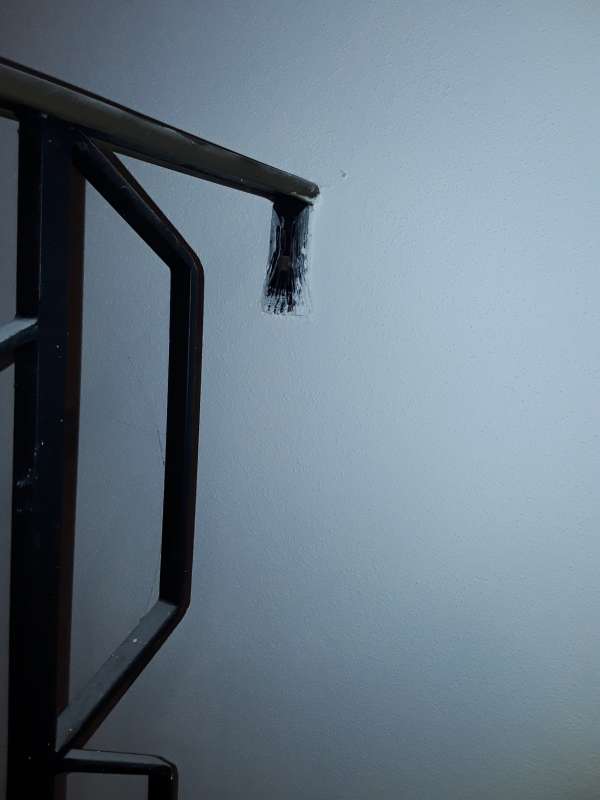 BAU.DE / BAU-Forum: 2. Bild zu Frage "wie Laminat am besten verlegen am Geländer" im BAU-Forum "Estrich und Bodenbeläge" BAU.DE / BAU-Forum: 2. Bild zu Frage "wie Laminat am besten verlegen am Geländer" im BAU-Forum "Estrich und Bodenbeläge"