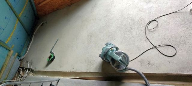 BAU.DE / BAU-Forum: 2. Bild zu Frage "Erhöhung eines Teils des Estrichs im DG um 2 cm... zu viele Ideen, was ist optimal?" im BAU-Forum "Estrich und Bodenbeläge" BAU.DE / BAU-Forum: 2. Bild zu Frage "Erhöhung eines Teils des Estrichs im DG um 2 cm... zu viele Ideen, was ist optimal?" im BAU-Forum "Estrich und Bodenbeläge"