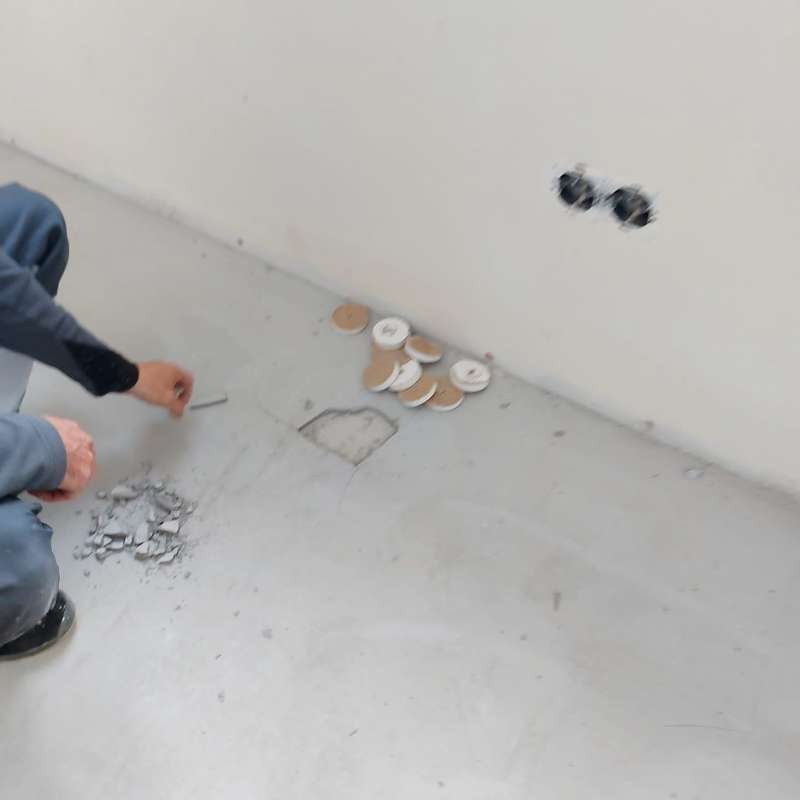 BAU.DE / BAU-Forum: 3. Bild zu Frage "Muss die Ausgleichsmasse wieder raus?" im BAU-Forum "Estrich und Bodenbeläge" BAU.DE / BAU-Forum: 3. Bild zu Frage "Muss die Ausgleichsmasse wieder raus?" im BAU-Forum "Estrich und Bodenbeläge"