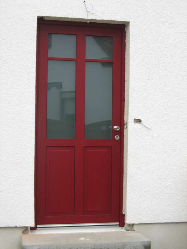 BAU.DE / BAU-Forum: 1. Bild zu Antwort "Haust&uuml;ren: Baumarkt vs. Fachhandel &ndash; Vor- & Nachteile" auf die Frage "Haust&uuml;ren D&auml;mmwerte: Vergleich & Mindestwerte f&uuml;r Altbau &ndash; Energiepass-Anforderungen?" im BAU-Forum "Fenster und Au&szlig;ent&uuml;ren"