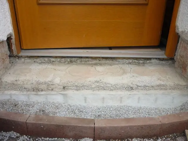 BAU.DE / BAU-Forum: 2. Bild zu Antwort "Haust&uuml;rschwelle abdichten: Fotos zur Problemstellung" auf die Frage "Haust&uuml;rschwelle abdichten: Anleitung, Materialien & Kosten f&uuml;r optimale Dichtung?" im BAU-Forum "Fenster und Au&szlig;ent&uuml;ren"