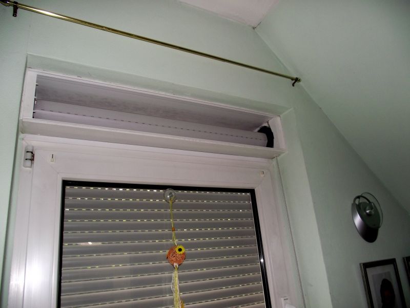 BAU.DE / BAU-Forum: 2. Bild zu Frage "Rollladen Gurt wechseln: Anleitung zum Ausbau der Rollladenstange im Kasten?" im BAU-Forum "Fenster und Au&szlig;ent&uuml;ren"