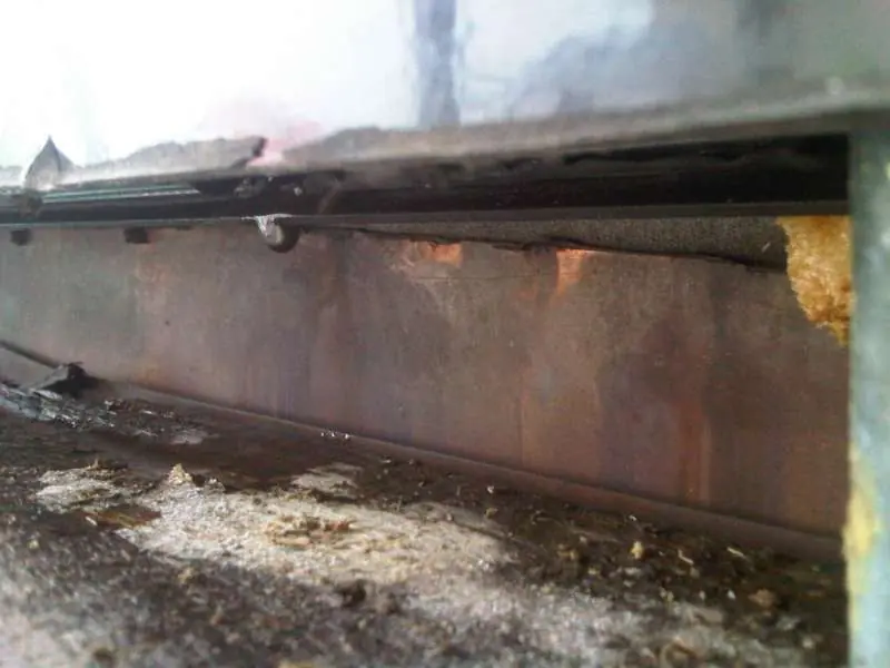 BAU.DE / BAU-Forum: 2. Bild zu Frage "Undichte Fenster im Altbau: Ursachen, Reparatur & Kosten f&uuml;r Wasserablaufschlitze?" im BAU-Forum "Fenster und Au&szlig;ent&uuml;ren"