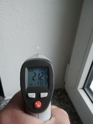 BAU.DE / BAU-Forum: 2. Bild zu Frage "Schimmelbildung Wohnung: Ursachen, L&uuml;ften & Ma&szlig;nahmen gegen Kondenswasser an Fenstern?" im BAU-Forum "Fenster und Au&szlig;ent&uuml;ren"