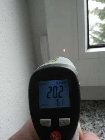 BAU.DE / BAU-Forum: 3. Bild zu Frage "Schimmelbildung Wohnung: Ursachen, L&uuml;ften & Ma&szlig;nahmen gegen Kondenswasser an Fenstern?" im BAU-Forum "Fenster und Au&szlig;ent&uuml;ren"