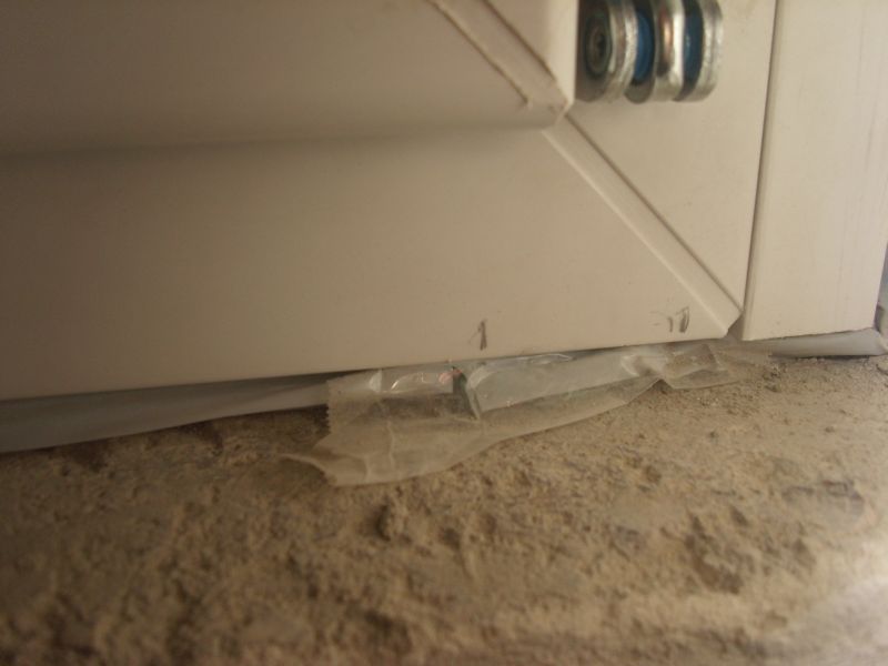 BAU.DE / BAU-Forum: 1. Bild zu Frage "Fenstereinbau mit Klotz und IsoBloc-Band: Was ist zu beachten?" im BAU-Forum "Fenster und Au&szlig;ent&uuml;ren"