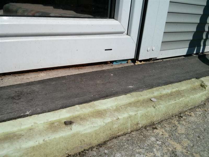 BAU.DE / BAU-Forum: 1. Bild zu Frage "Terrassent&uuml;r auf Estrich montiert: W&auml;rmebr&uuml;cke, Abdichtung & Risiken beheben?" im BAU-Forum "Fenster und Au&szlig;ent&uuml;ren"