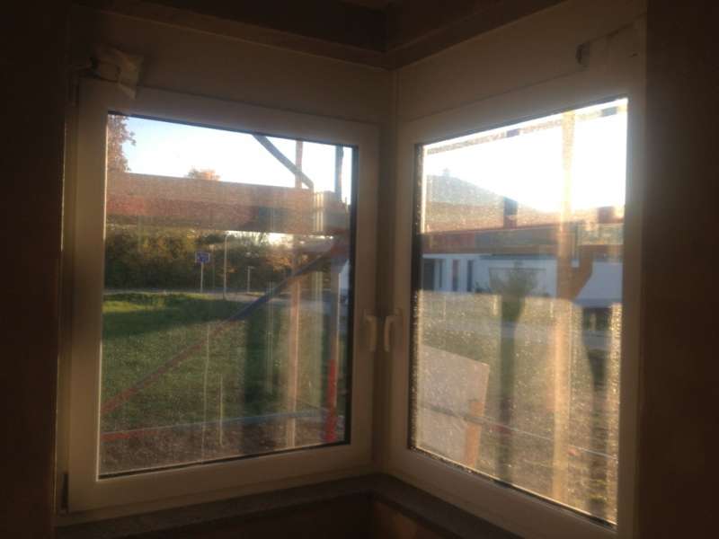 BAU.DE / BAU-Forum: 1. Bild zu Frage "Eckfenster ohne Absprache eingebaut: Zul&auml;ssigkeit, Kippfunktion & Rechte?" im BAU-Forum "Fenster und Au&szlig;ent&uuml;ren"