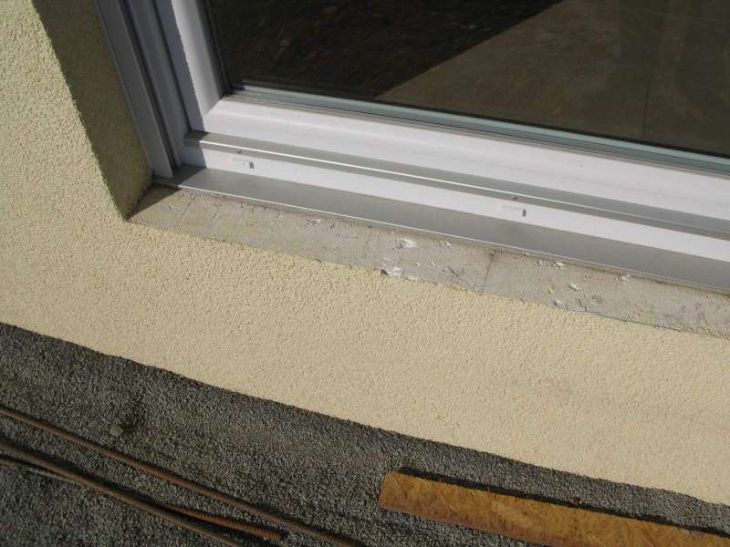 BAU.DE / BAU-Forum: 2. Bild zu Frage "Fensterb&auml;nke fehlen bei Fenstert&uuml;ren zum Neubau-Erker: Abdichtung, Gew&auml;hrleistung & Kosten?" im BAU-Forum "Fenster und Au&szlig;ent&uuml;ren"