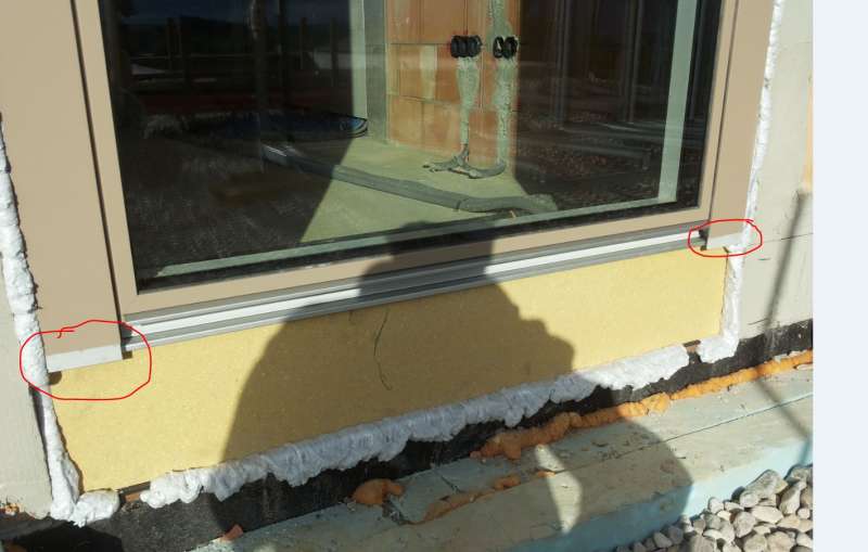 BAU.DE / BAU-Forum: 1. Bild zu Frage "Actual Fenster/T&uuml;ren mit Niedrigschwelle: Kunststoff-Sichtteil &ndash; Problem bekannt? L&ouml;sung?" im BAU-Forum "Fenster und Au&szlig;ent&uuml;ren"