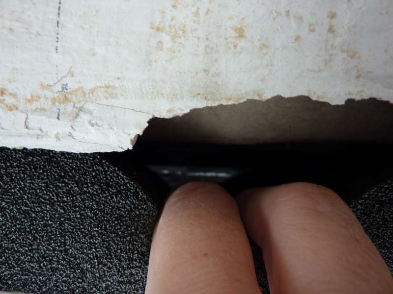 BAU.DE / BAU-Forum: 2. Bild zu Frage "Kompriband am Fenster nicht dicht: Ursachen, Folgen & korrekte Abdichtung?" im BAU-Forum "Fenster und Au&szlig;ent&uuml;ren"