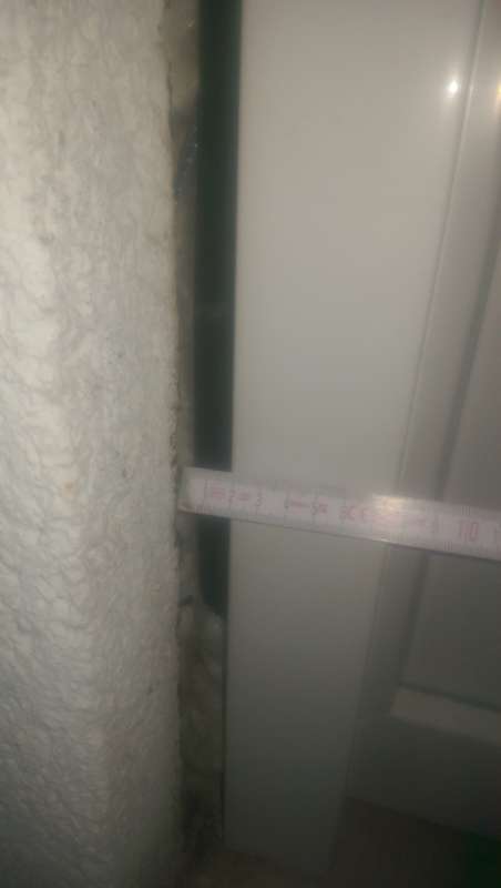 BAU.DE / BAU-Forum: 5. Bild zu Antwort "Die Fotos" auf die Frage "Fenster zu klein: L&uuml;cken zwischen Putz und Rahmen &ndash; Ursachen, Abdichtung & Kosten?" im BAU-Forum "Fenster und Au&szlig;ent&uuml;ren"