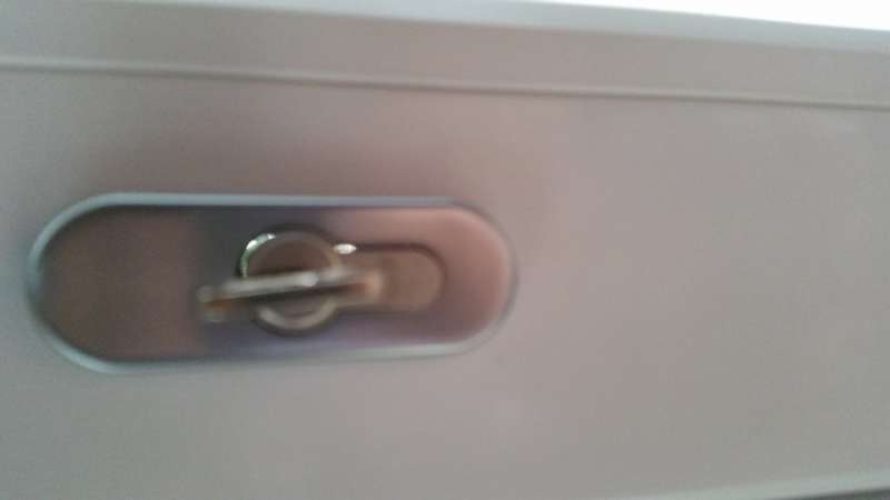 BAU.DE / BAU-Forum: 1. Bild zu Frage "T&uuml;rschloss-Ausfr&auml;sung: Gibt es Normen f&uuml;r Gr&ouml;&szlig;e & W&auml;rmed&auml;mmung? Mangel pr&uuml;fen" im BAU-Forum "Fenster und Au&szlig;ent&uuml;ren"