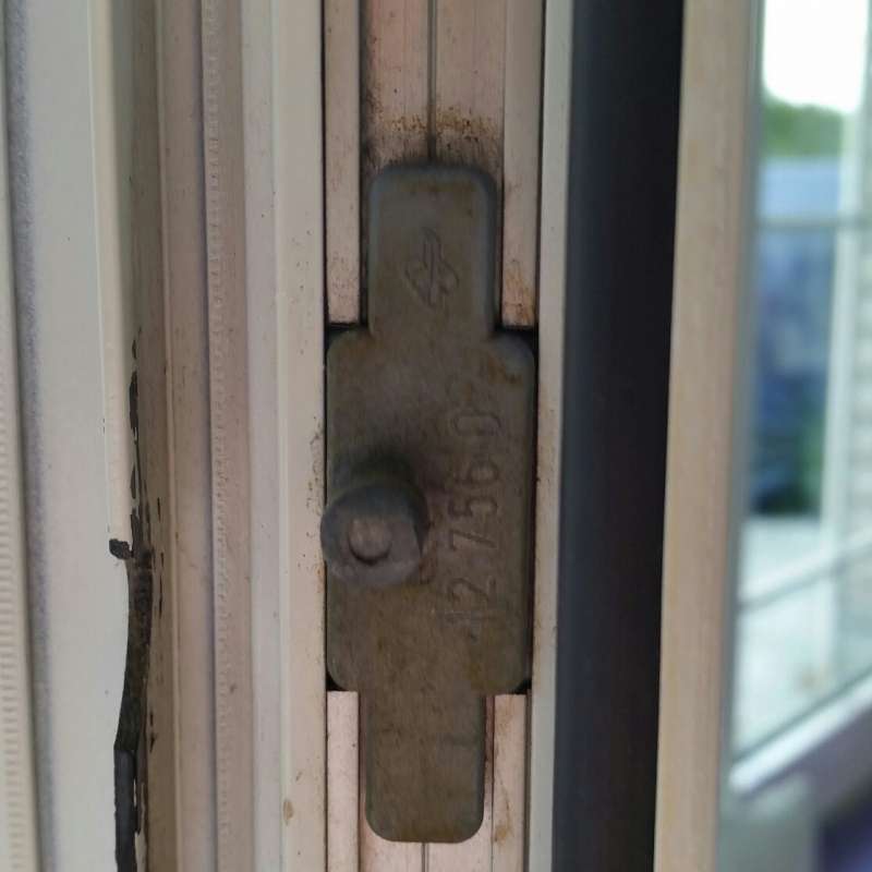 BAU.DE / BAU-Forum: 2. Bild zu Frage "T&uuml;ren von 1998 ohne Hersteller finden: Typ erkennen & Ersatzteile beschaffen?" im BAU-Forum "Fenster und Au&szlig;ent&uuml;ren"