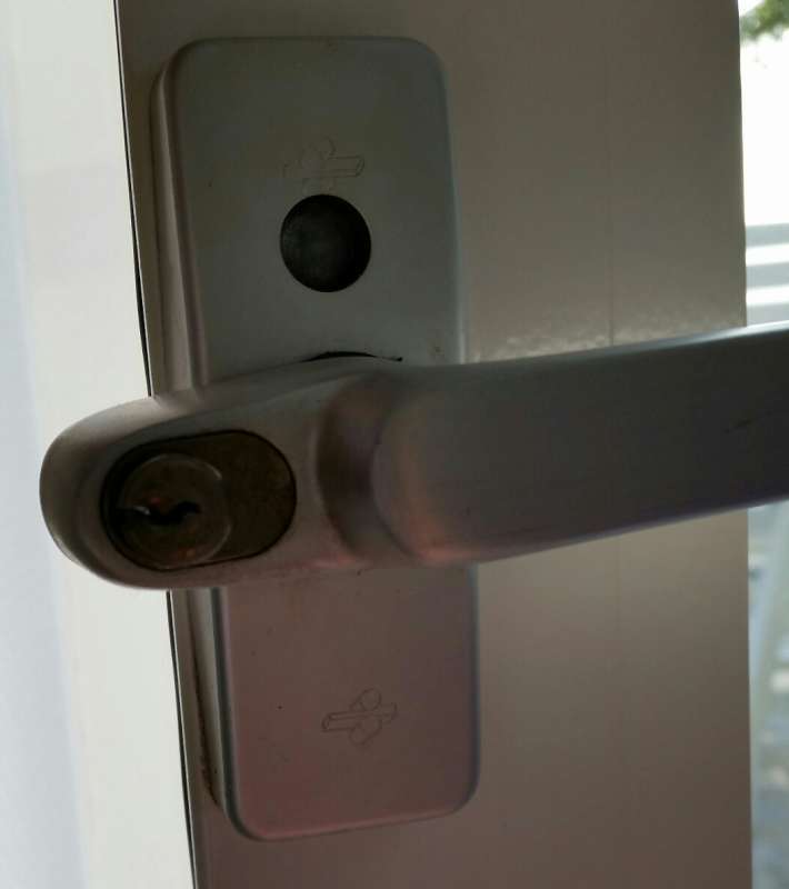 BAU.DE / BAU-Forum: 4. Bild zu Frage "T&uuml;ren von 1998 ohne Hersteller finden: Typ erkennen & Ersatzteile beschaffen?" im BAU-Forum "Fenster und Au&szlig;ent&uuml;ren"