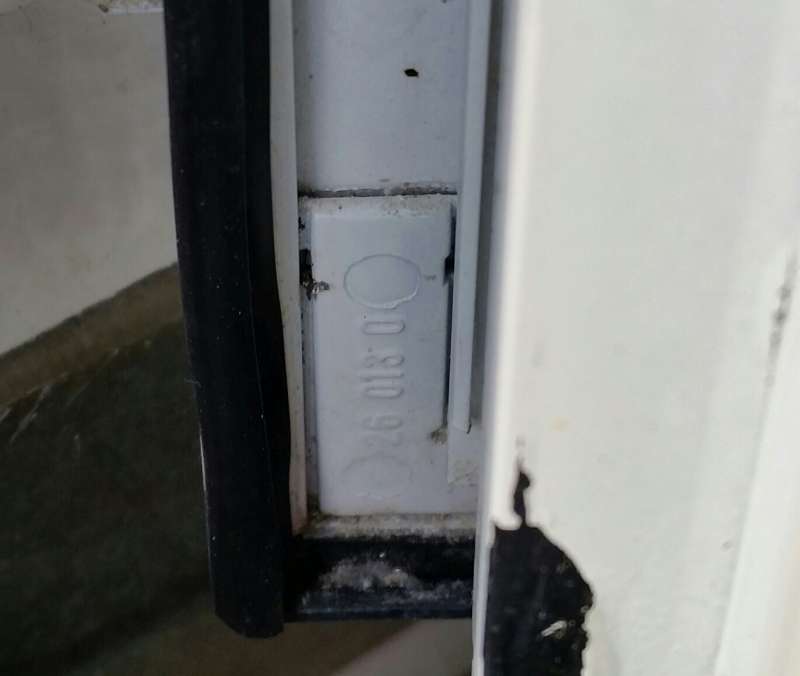 BAU.DE / BAU-Forum: 5. Bild zu Frage "T&uuml;ren von 1998 ohne Hersteller finden: Typ erkennen & Ersatzteile beschaffen?" im BAU-Forum "Fenster und Au&szlig;ent&uuml;ren"