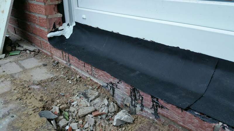 BAU.DE / BAU-Forum: 4. Bild zu Frage "Bodentiefe Fenster mangelhaft eingebaut? Freiraum, Abdichtung & Stabilit&auml;t pr&uuml;fen!" im BAU-Forum "Fenster und Au&szlig;ent&uuml;ren"