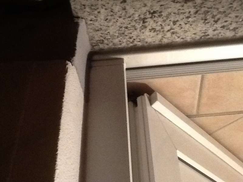 BAU.DE / BAU-Forum: 2. Bild zu Frage "Kunststoff-Haust&uuml;r Zarge reparieren: Anleitung, Kosten & Reparatur-M&ouml;glichkeiten?" im BAU-Forum "Fenster und Au&szlig;ent&uuml;ren"