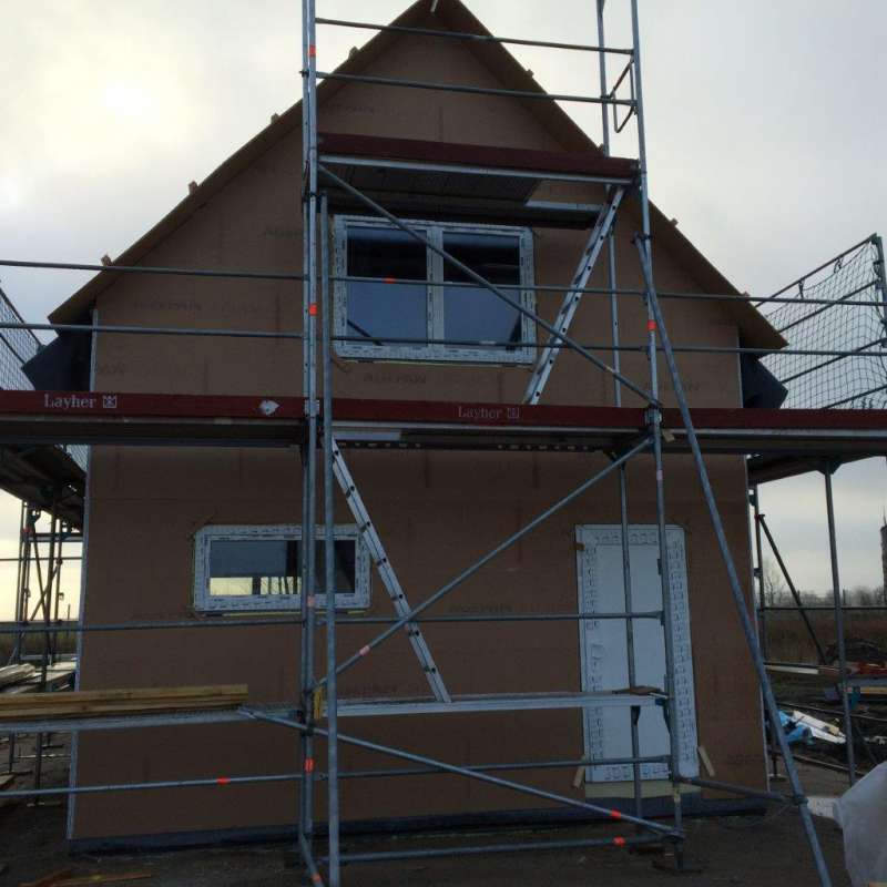 BAU.DE / BAU-Forum: 4. Bild zu Antwort "Holzrahmenhaus: Fenster raus? &ndash; Fragen zum DWD-Aufbau" auf die Frage "Holzrahmenhaus: Fehlende &Uuml;berd&auml;mmung &ndash; Ist der Einbau ohne 3 cm D&auml;mmung zul&auml;ssig?" im BAU-Forum "Fenster und Au&szlig;ent&uuml;ren"