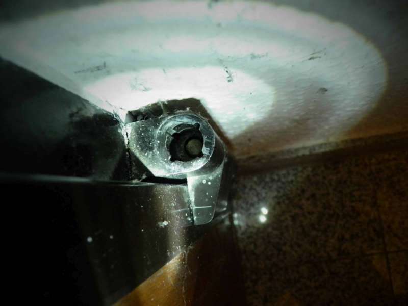 BAU.DE / BAU-Forum: 2. Bild zu Frage "Biffar 2 Haust&uuml;r einstellen: Schleift am Boden &ndash; Anleitung zum H&ouml;herstellen?" im BAU-Forum "Fenster und Au&szlig;ent&uuml;ren"