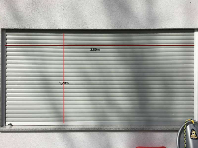 BAU.DE / BAU-Forum: 1. Bild zu Frage "Rollladen verformt/beult aus: Ist das ein Mangel? Ursachen, Rechte & Reparatur" im BAU-Forum "Fenster und Au&szlig;ent&uuml;ren"