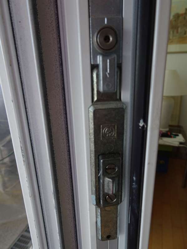 BAU.DE / BAU-Forum: 2. Bild zu Antwort "Danke für Antworten Hr. Tilgner. Alles, komplette..." auf die Frage "Fenster & Türen Hersteller gesucht (Logo vorhanden): Reparatur/Ersatzteile in Frankfurt?" im BAU-Forum "Fenster und Außentüren" BAU.DE / BAU-Forum: 2. Bild zu Antwort "Danke für Antworten Hr. Tilgner. Alles, komplette..." auf die Frage "Fenster & Türen Hersteller gesucht (Logo vorhanden): Reparatur/Ersatzteile in Frankfurt?" im BAU-Forum "Fenster und Außentüren"