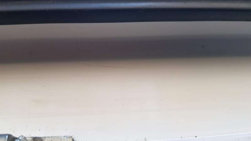 BAU.DE / BAU-Forum: 1. Bild zu Frage "Riss oder Kratzer im Balkontürrahmen? Ursachen, Reparatur & Abdichtung prüfen!" im BAU-Forum "Fenster und Außentüren" BAU.DE / BAU-Forum: 1. Bild zu Frage "Riss oder Kratzer im Balkontürrahmen? Ursachen, Reparatur & Abdichtung prüfen!" im BAU-Forum "Fenster und Außentüren"