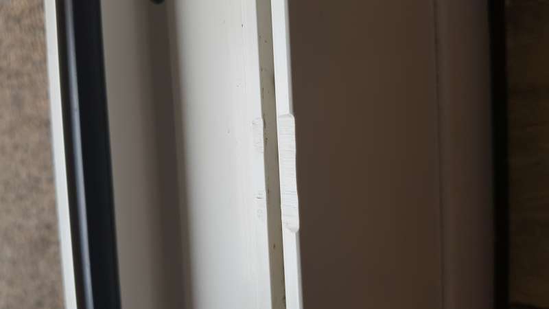 BAU.DE / BAU-Forum: 1. Bild zu Frage "Ecklager hoch geschraubt. Streift immer noch" im BAU-Forum "Fenster und Außentüren" BAU.DE / BAU-Forum: 1. Bild zu Frage "Ecklager hoch geschraubt. Streift immer noch" im BAU-Forum "Fenster und Außentüren"