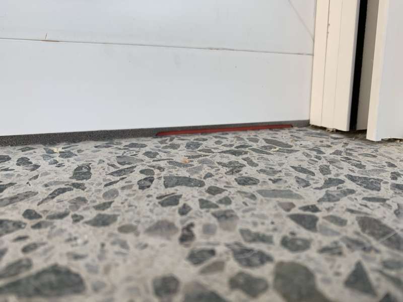 BAU.DE / BAU-Forum: 2. Bild zu Frage "Fenstereinbau &nbsp;-&nbsp; M&auml;ngel? (Dichtb&auml;nder, Rollo-Abschl&uuml;sse)" im BAU-Forum "Fenster und Au&szlig;ent&uuml;ren"