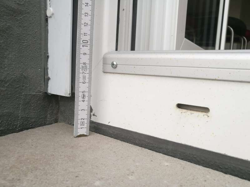 BAU.DE / BAU-Forum: 2. Bild zu Frage "Terrassentür Schwelle: Aufbau, Materialien, Abdichtung & Kosten im Vergleich?" im BAU-Forum "Fenster und Außentüren" BAU.DE / BAU-Forum: 2. Bild zu Frage "Terrassentür Schwelle: Aufbau, Materialien, Abdichtung & Kosten im Vergleich?" im BAU-Forum "Fenster und Außentüren"