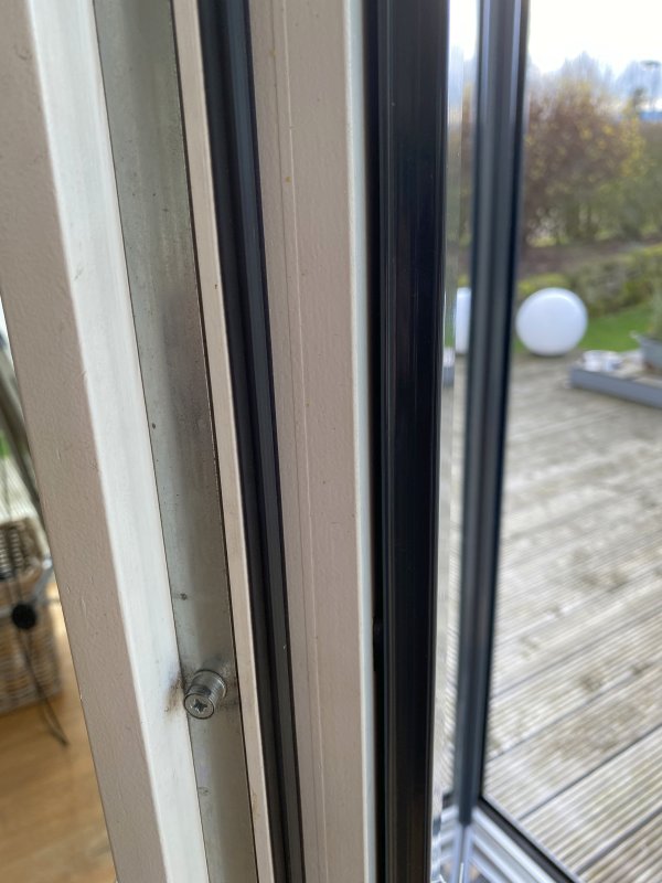 BAU.DE / BAU-Forum: 2. Bild zu Frage "Holz-Aluminium-Fenster Dichtung undicht" im BAU-Forum "Fenster und Au&szlig;ent&uuml;ren"