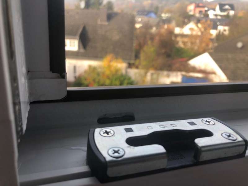 BAU.DE / BAU-Forum: 1. Bild zu Frage "Wasser im Fensterrahmen bei K&auml;lte: Ursachen, Folgen & L&ouml;sungen f&uuml;r Neubau?" im BAU-Forum "Fenster und Au&szlig;ent&uuml;ren"