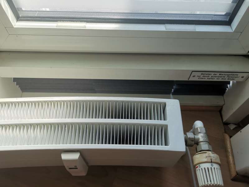 BAU.DE / BAU-Forum: 1. Bild zu Frage "Wie dieses Fenster Ausglasen?" im BAU-Forum "Fenster und Au&szlig;ent&uuml;ren"