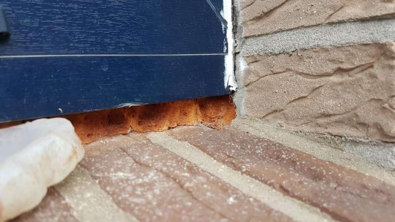 BAU.DE / BAU-Forum: 3. Bild zu Frage "Altbau (1978) mit Fenstern (2004) &nbsp;-&nbsp; Fenster abdichten / "ert&uuml;chtigen" - wie vorgehen und welche Materialien verwenden?" im BAU-Forum "Fenster und Au&szlig;ent&uuml;ren"