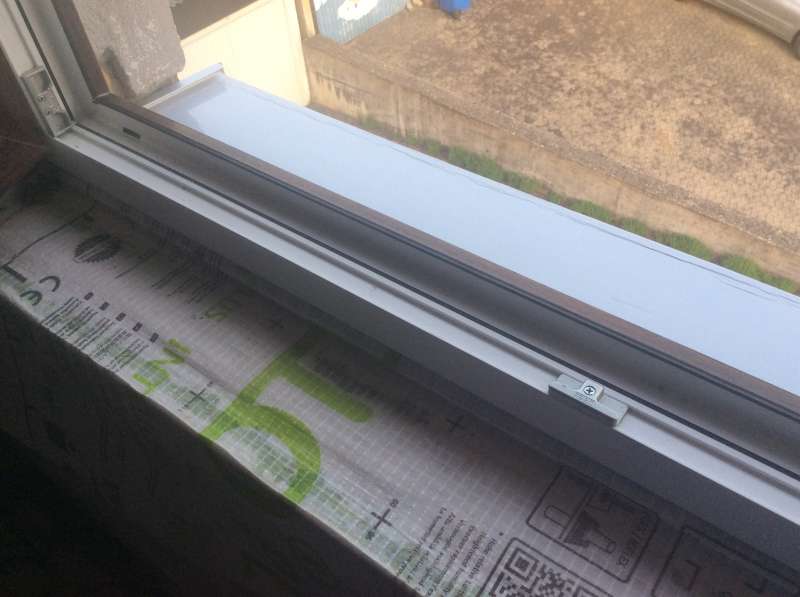 BAU.DE / BAU-Forum: 2. Bild zu Frage "Kunststofffenster verzieht sich" im BAU-Forum "Fenster und Au&szlig;ent&uuml;ren"