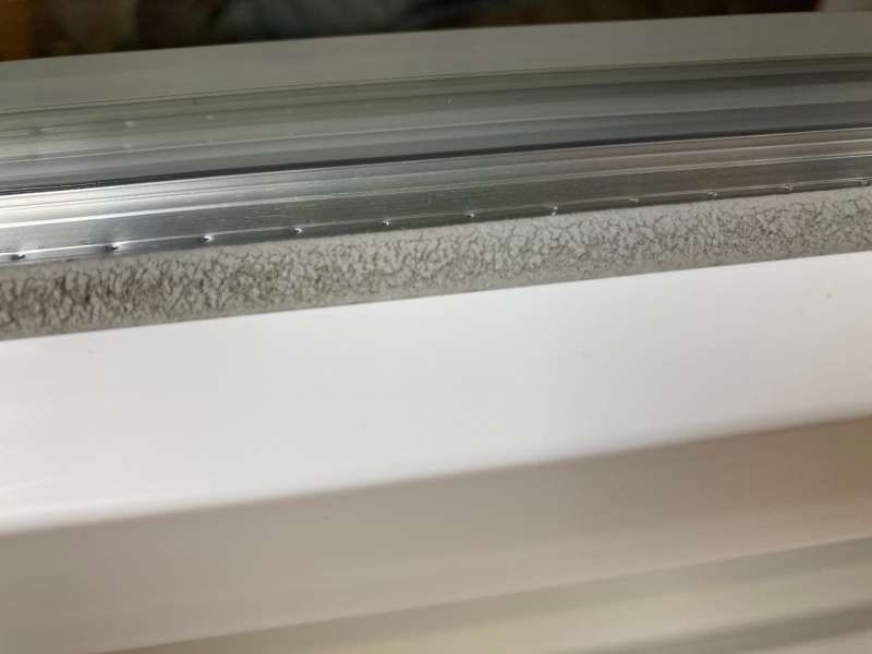 BAU.DE / BAU-Forum: 3. Bild zu Frage "Kunststoffenster: Außenkitt erneuern" im BAU-Forum "Fenster und Außentüren" BAU.DE / BAU-Forum: 3. Bild zu Frage "Kunststoffenster: Außenkitt erneuern" im BAU-Forum "Fenster und Außentüren"