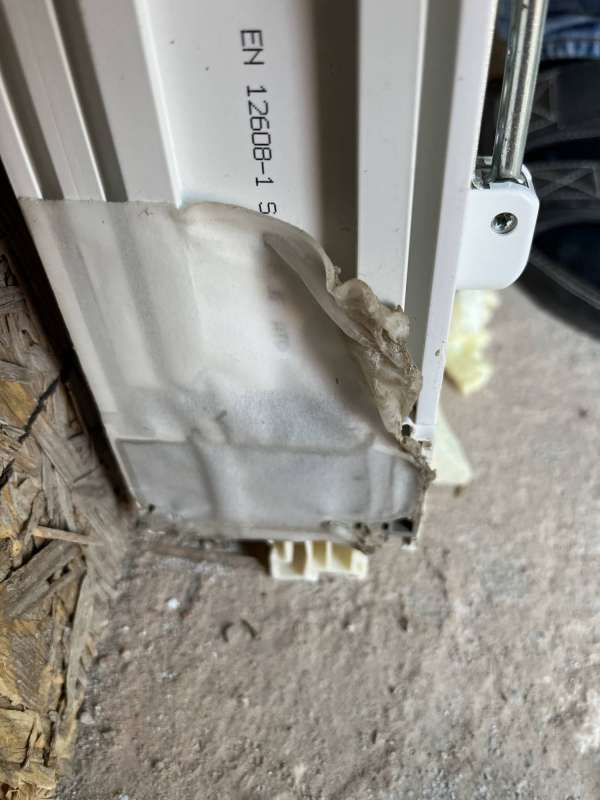 BAU.DE / BAU-Forum: 1. Bild zu Frage "Entwässerung von Aufdoppelungsprofile / Fensterrahmenprofile" im BAU-Forum "Fenster und Außentüren" BAU.DE / BAU-Forum: 1. Bild zu Frage "Entwässerung von Aufdoppelungsprofile / Fensterrahmenprofile" im BAU-Forum "Fenster und Außentüren"