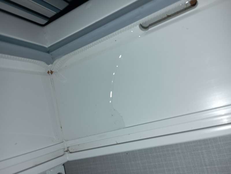 BAU.DE / BAU-Forum: 2. Bild zu Frage "Fenster Dichtung Glas Rahmen au&szlig;en...wie dicht muss die sein?" im Forum "Fenster und Au&szlig;ent&uuml;ren"