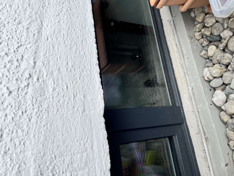 BAU.DE / BAU-Forum: 2. Bild zu Antwort "Weitere Probleme …" auf die Frage "Fensterbänke Sanierung: Montagefehler? Schwitzwasserablauf, Befestigung & Richtlinien" im BAU-Forum "Fenster und Außentüren" BAU.DE / BAU-Forum: 2. Bild zu Antwort "Weitere Probleme …" auf die Frage "Fensterbänke Sanierung: Montagefehler? Schwitzwasserablauf, Befestigung & Richtlinien" im BAU-Forum "Fenster und Außentüren"