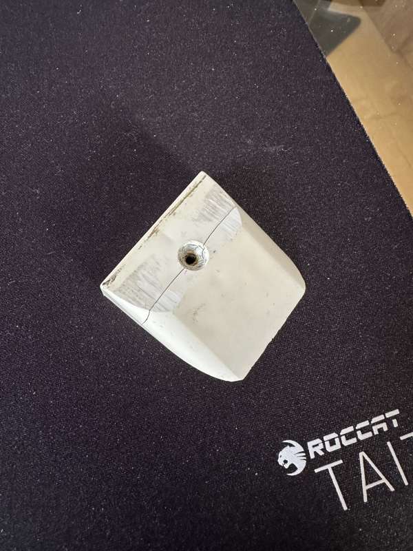 BAU.DE / BAU-Forum: 1. Bild zu Frage "WERU Fenster: wie wird der kleine Keil an der Unterseite des Klappfensters bezeichnet?" im BAU-Forum "Fenster und Außentüren" BAU.DE / BAU-Forum: 1. Bild zu Frage "WERU Fenster: wie wird der kleine Keil an der Unterseite des Klappfensters bezeichnet?" im BAU-Forum "Fenster und Außentüren"