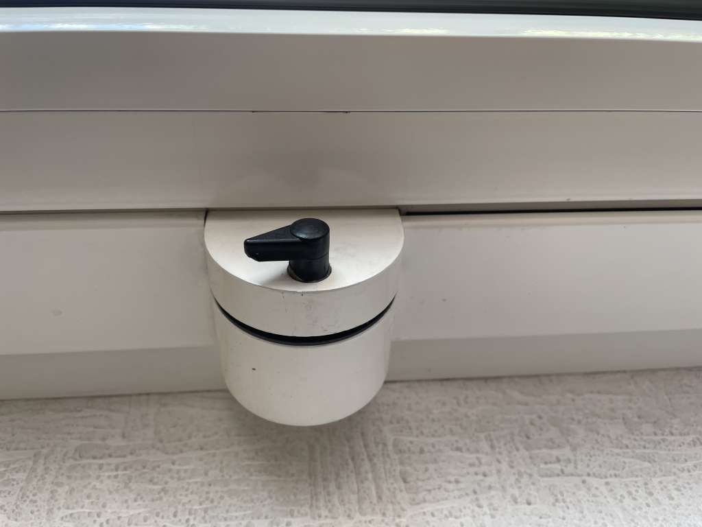 BAU.DE / BAU-Forum: 1. Bild zu Frage "Schwingflügelfenster öffnen" im BAU-Forum "Fenster und Außentüren" BAU.DE / BAU-Forum: 1. Bild zu Frage "Schwingflügelfenster öffnen" im BAU-Forum "Fenster und Außentüren"